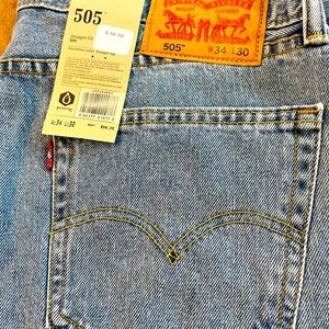 Men’s faded denim brand new Levi’s size 34x 30.
